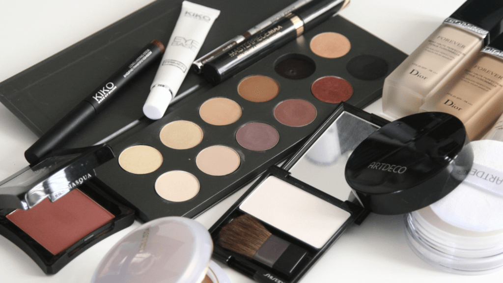 How to Identify and Choose Eco-Friendly Makeup